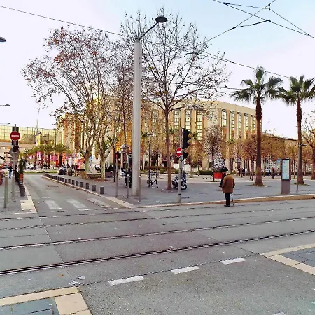 Gare 5 Minutes Garibaldi Republique Privee Non Fumeur Pour Voyageurs Calmes Tram Au Pied De L'immeuble Bed & Breakfast Nice