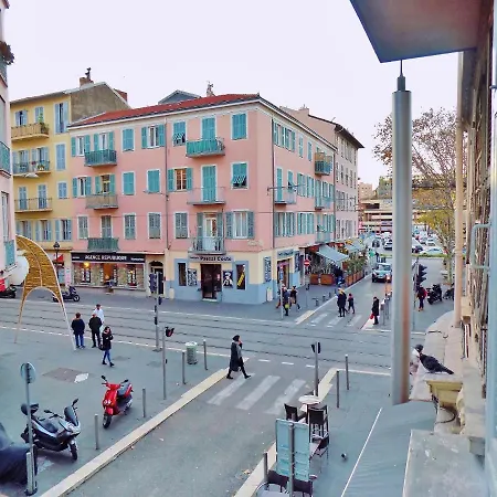 Gare 5 Minutes Garibaldi Republique Privee Non Fumeur Pour Voyageurs Calmes Tram Au Pied De L'immeuble *