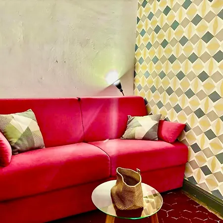 Gare 5 Minutes Garibaldi Republique Privee Non Fumeur Pour Voyageurs Calmes Tram Au Pied De L'immeuble *