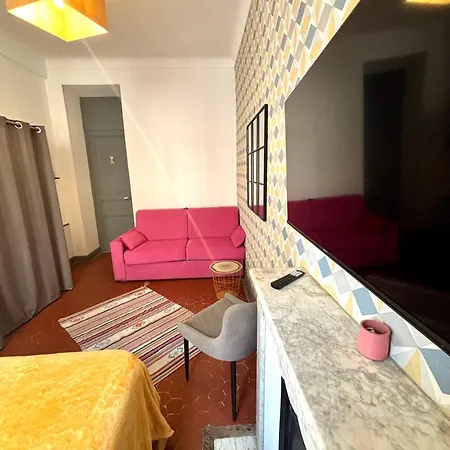 Gare 5 Minutes Garibaldi Republique Privee Non Fumeur Pour Voyageurs Calmes Tram Au Pied De L'immeuble *