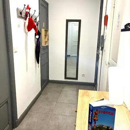 Bed & Breakfast Gare 5 Minutes Garibaldi Republique Privee Non Fumeur Pour Voyageurs Calmes Tram Au Pied De L'immeuble *