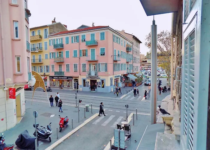 Gare 5 Minutes Garibaldi Republique Privee Non Fumeur Pour Voyageurs Calmes Tram Au Pied De L'immeuble *